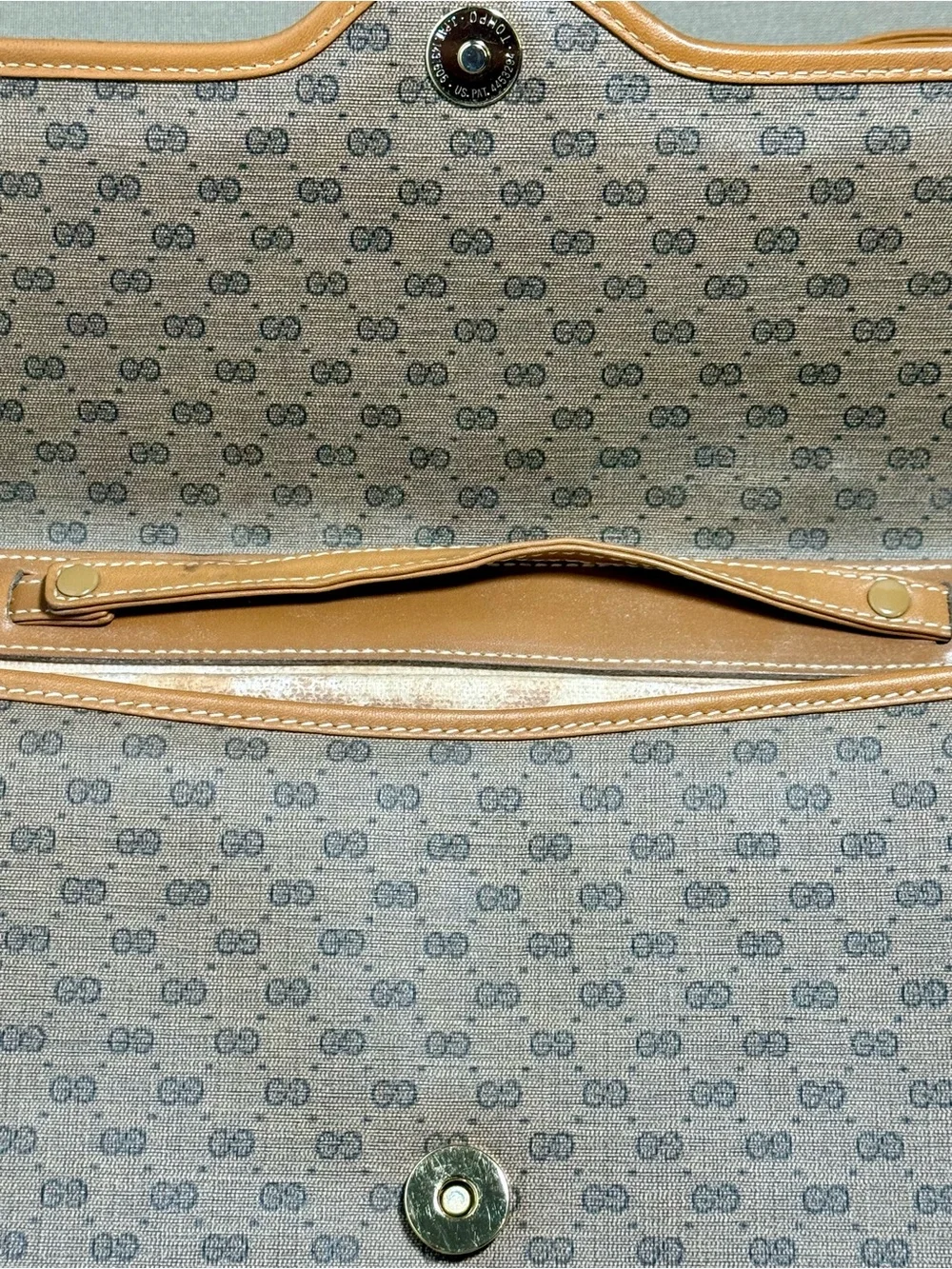✨Authentic Gucci Vintage GG Monogram Crossbody/Clutch Bag - Beige & Tan✨